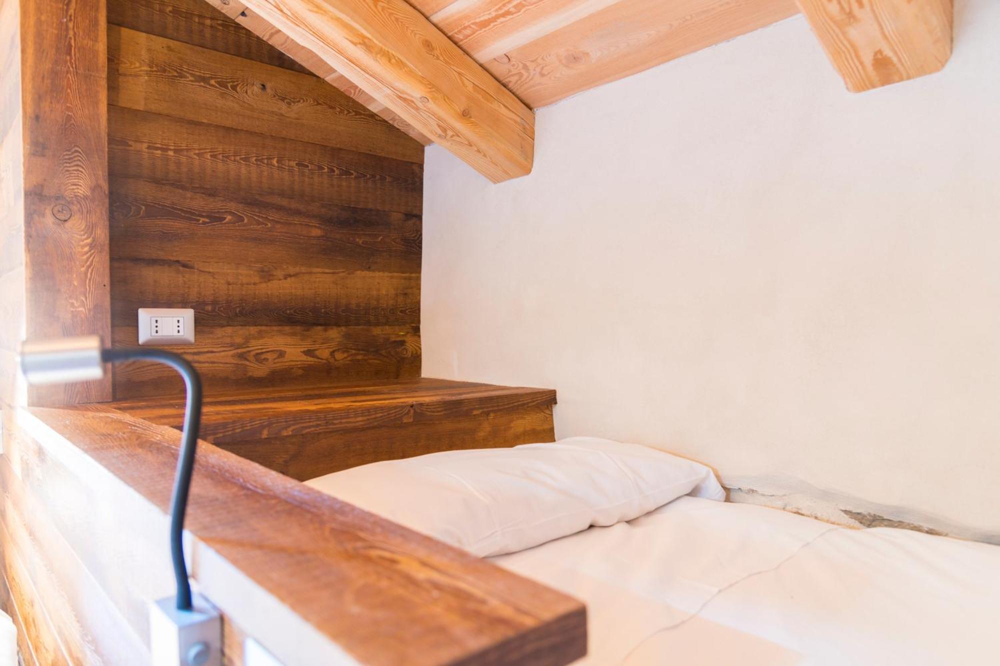 La Placette - Albergo Diffuso E Trattoria Usseaux Экстерьер фото