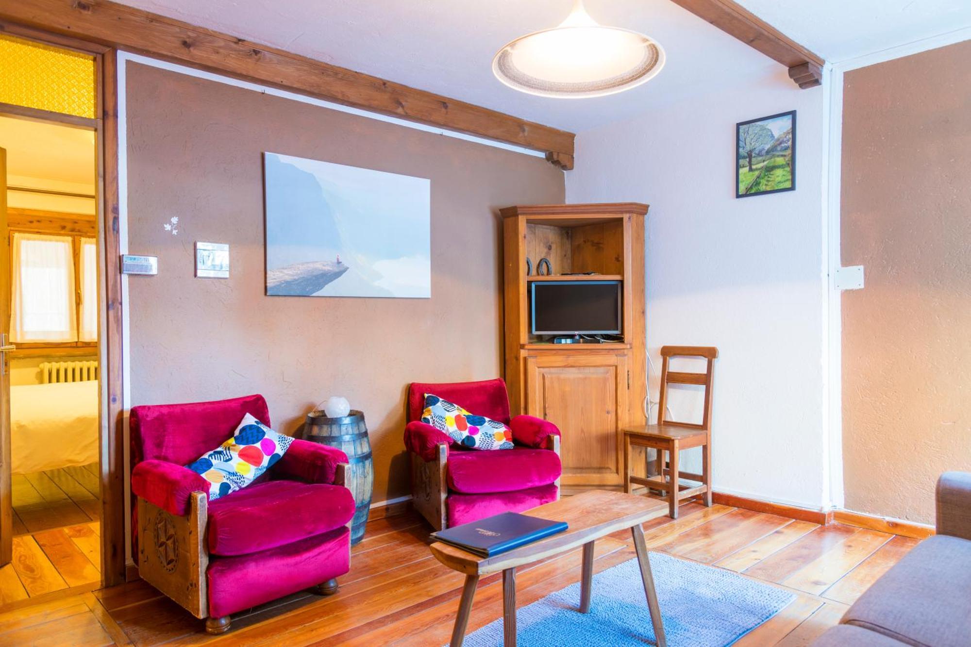 La Placette - Albergo Diffuso E Trattoria Usseaux Экстерьер фото