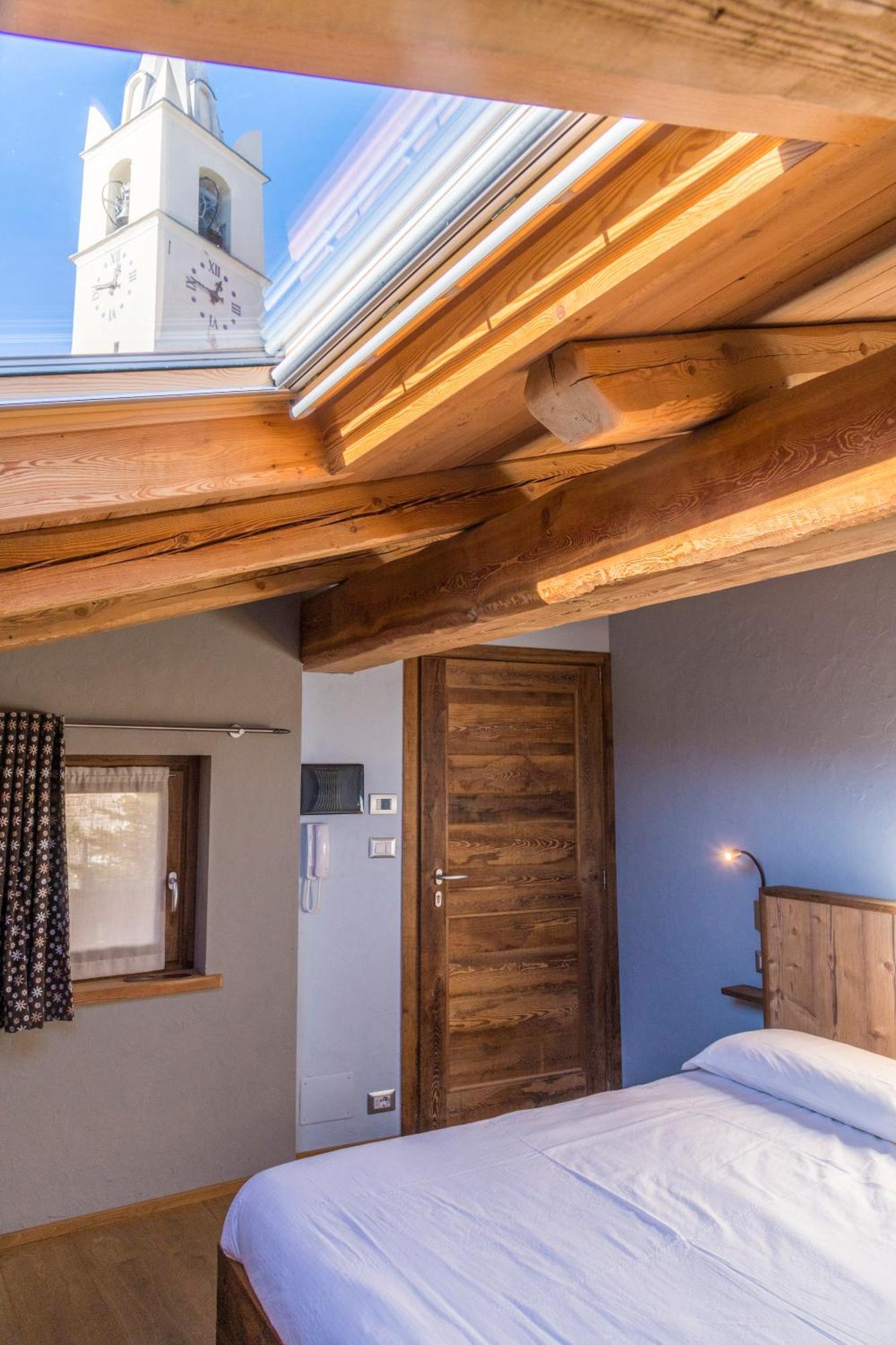 La Placette - Albergo Diffuso E Trattoria Usseaux Экстерьер фото